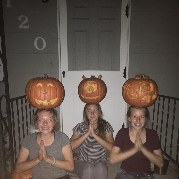 Meet your Posher, Faith - Picture 2 of 8